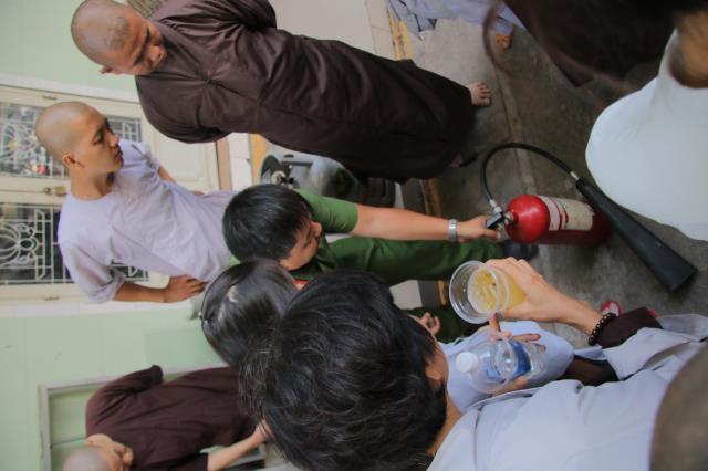 Tăng, Ni Phật Tử Đạo Tràng Vạn Đức Tham Dự Buổi Tập Huấn Nghiệp Vụ Phòng Cháy Chữa Cháy