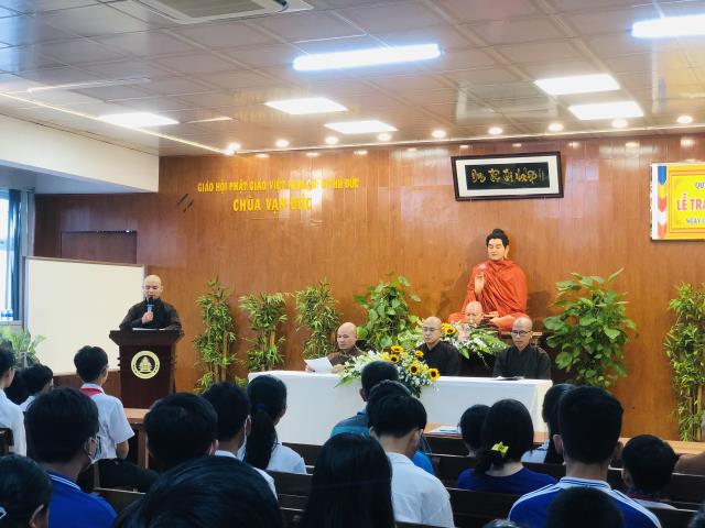 Trao 60 Suất Học Bổng HT Thích Trí Tịnh Đến Các Em Học Sinh Sinh Viên Trước Thềm Năm Học Mới