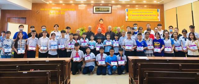 Trao 60 Suất Học Bổng HT Thích Trí Tịnh Đến Các Em Học Sinh Sinh Viên Trước Thềm Năm Học Mới