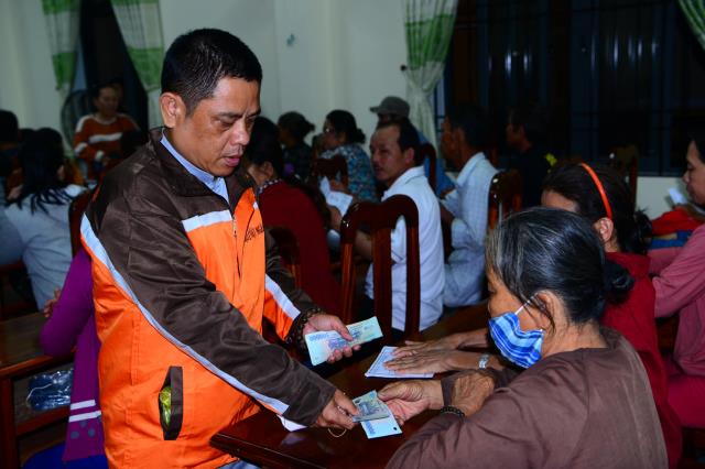 HVPGVN tại TP. HCM trao tặng hơn 1 tỷ đồng tại Quảng Nam