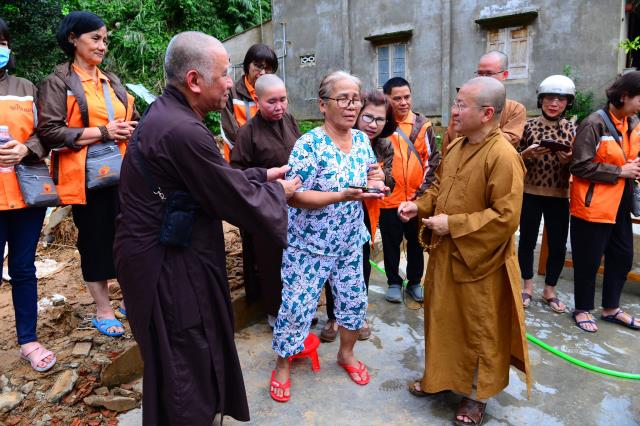HVPGVN tại TP. HCM trao tặng hơn 1 tỷ đồng tại Quảng Nam