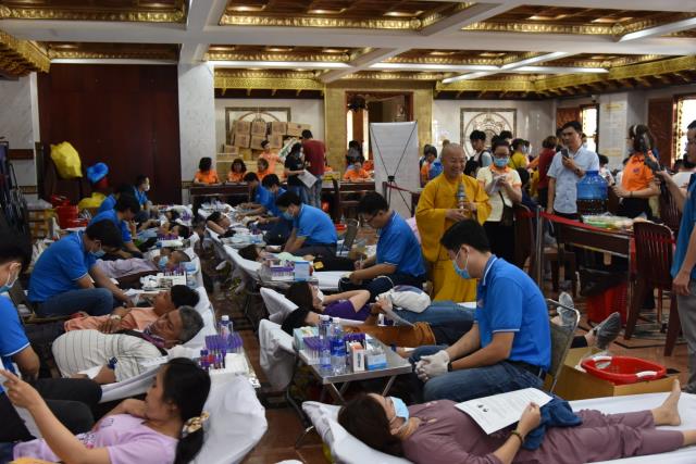 544 người tham gia hiến máu nhân đạo tại chùa Giác Ngộ (HM38)