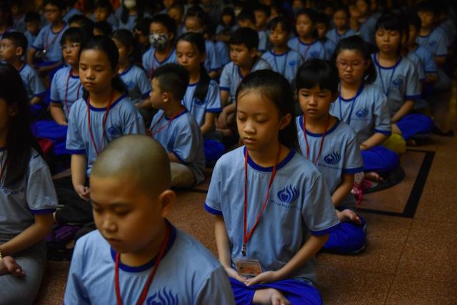 Cha mẹ được lợi gì khi đưa trẻ đến chùa?