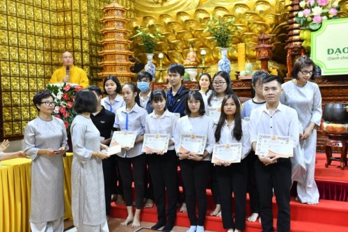 Chắp Cánh Ước Mơ Với Học Bổng Đạo Phật Ngày Nay 2020