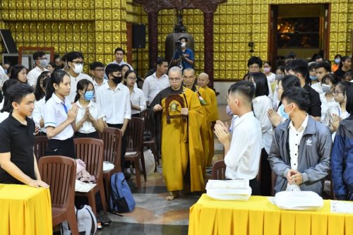 Chắp Cánh Ước Mơ Với Học Bổng Đạo Phật Ngày Nay 2020