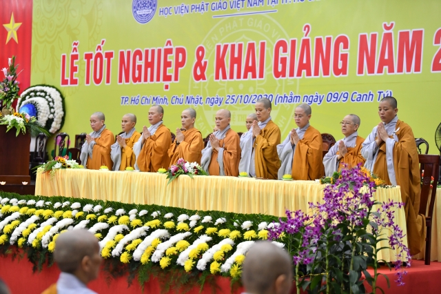 HVPGVN tại TP. HCM: Đêm thắp nến tri ân Thầy Cô và cầu nguyện thế giới an bình