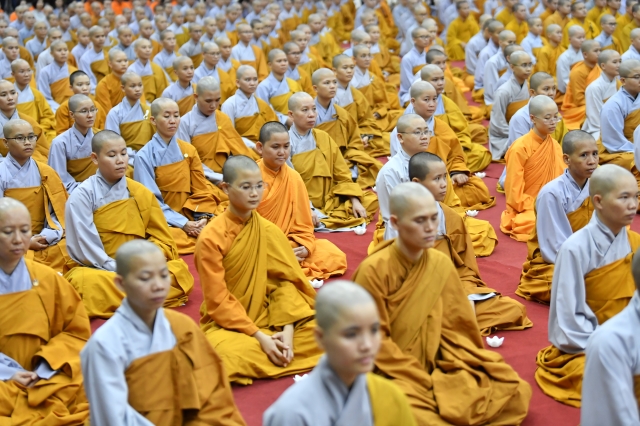HVPGVN tại TP. HCM: Đêm thắp nến tri ân Thầy Cô và cầu nguyện thế giới an bình
