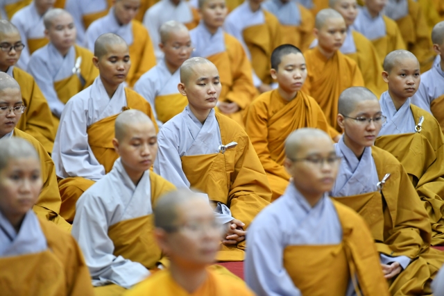 HVPGVN tại TP. HCM: Đêm thắp nến tri ân Thầy Cô và cầu nguyện thế giới an bình
