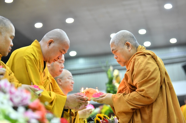 HVPGVN tại TP. HCM: Đêm thắp nến tri ân Thầy Cô và cầu nguyện thế giới an bình