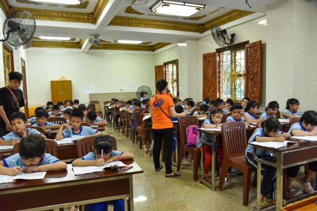 Cha mẹ được lợi gì khi đưa trẻ đến chùa?