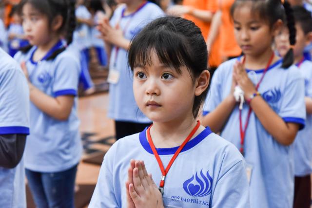 “Búp sen” đập heo, hướng về miền Trung thân yêu