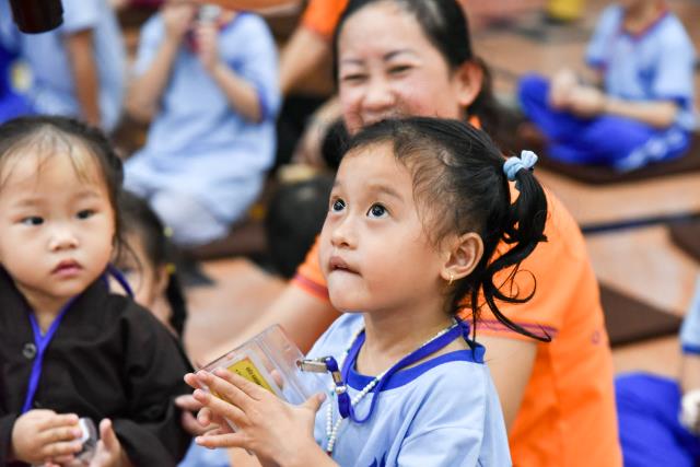 “Búp sen” đập heo, hướng về miền Trung thân yêu