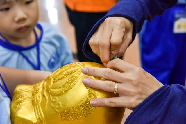 “Búp sen” đập heo, hướng về miền Trung thân yêu