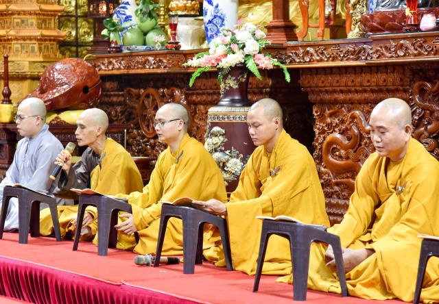 “Búp sen” đập heo, hướng về miền Trung thân yêu
