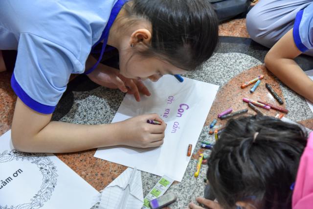 “Búp sen” đập heo, hướng về miền Trung thân yêu