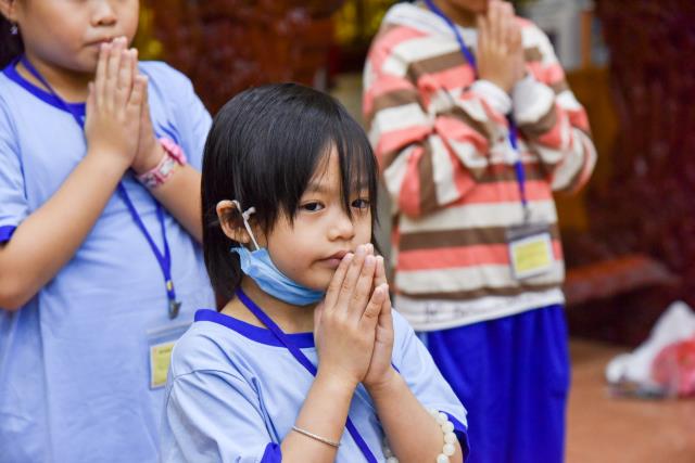 “Búp sen” đập heo, hướng về miền Trung thân yêu