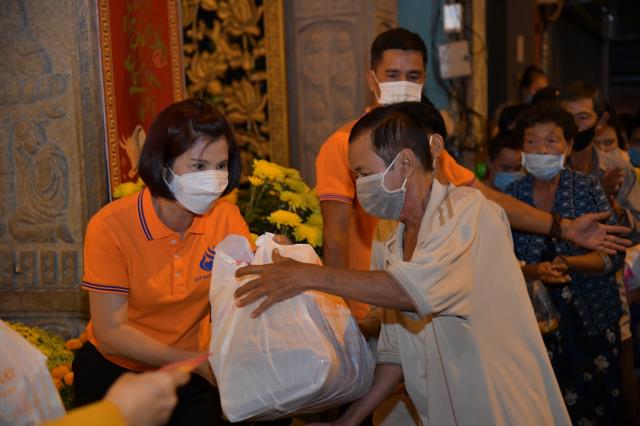 Chùa Giác Ngộ - Quỹ Đạo Phật Ngày Nay mang 1.000 món quà sưởi ấm đêm giao thừa