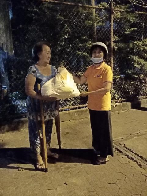 Chùa Giác Ngộ - Quỹ Đạo Phật Ngày Nay mang 1.000 món quà sưởi ấm đêm giao thừa