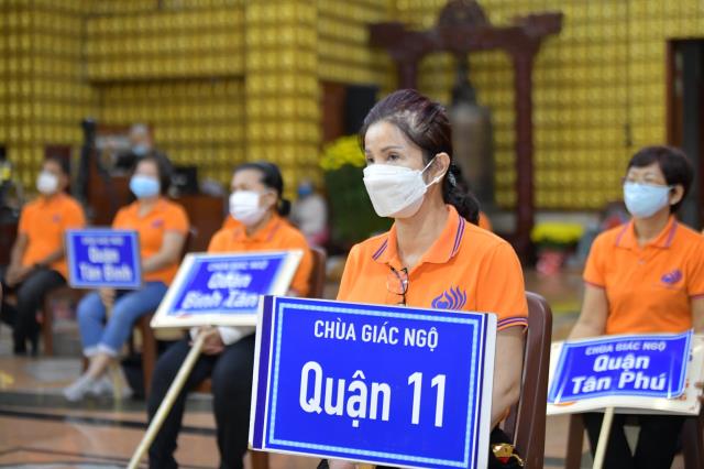 Chùa Giác Ngộ - Quỹ Đạo Phật Ngày Nay mang 1.000 món quà sưởi ấm đêm giao thừa