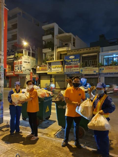 Chùa Giác Ngộ - Quỹ Đạo Phật Ngày Nay mang 1.000 món quà sưởi ấm đêm giao thừa
