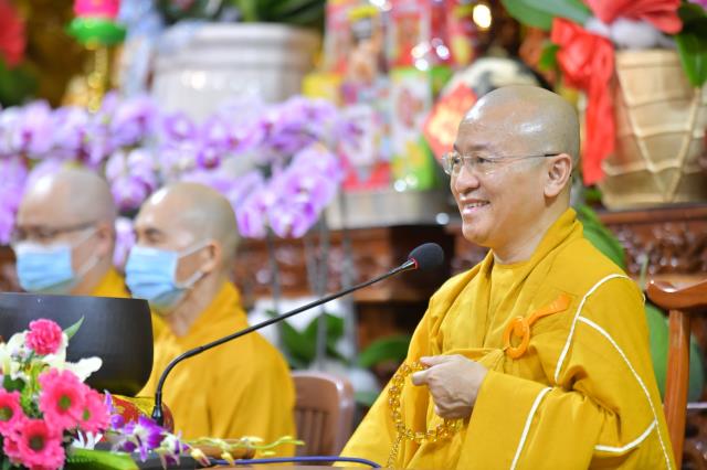 Chùa Giác Ngộ - Quỹ Đạo Phật Ngày Nay mang 1.000 món quà sưởi ấm đêm giao thừa