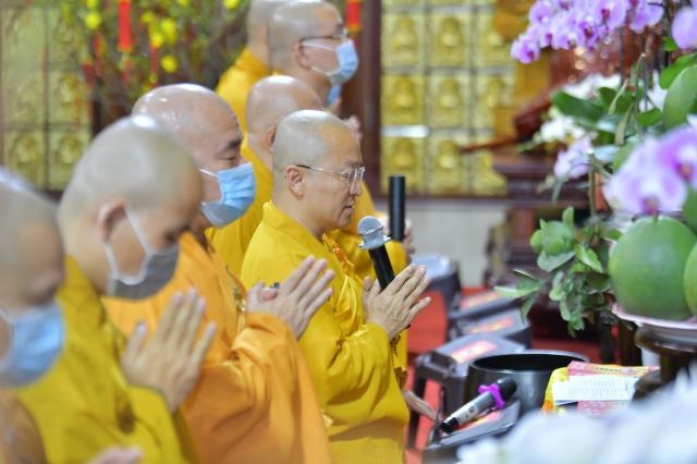 Lễ đón giao thừa online tại chùa Giác Ngộ: Thiêng liêng đêm trầm hương