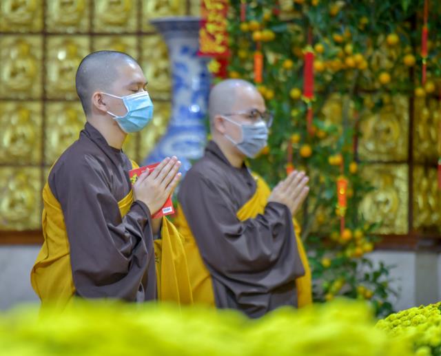 Lễ đón giao thừa online tại chùa Giác Ngộ: Thiêng liêng đêm trầm hương