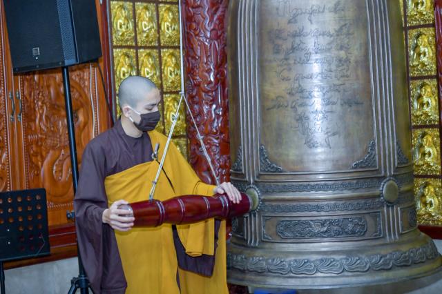 Lễ đón giao thừa online tại chùa Giác Ngộ: Thiêng liêng đêm trầm hương