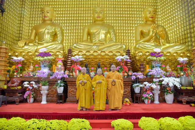 Lễ đón giao thừa online tại chùa Giác Ngộ: Thiêng liêng đêm trầm hương