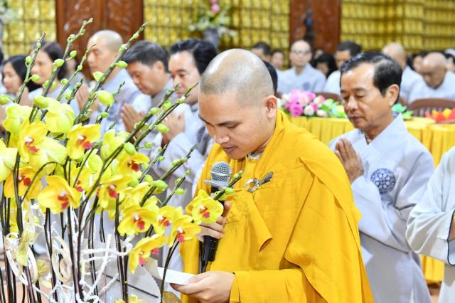 Thiêng liêng &amp; ấm áp, Lễ tưởng niệm Đức Phật nhập Niết-bàn và mừng Ngày Tiếp nối lần thứ 53 của TT. Nhật Từ