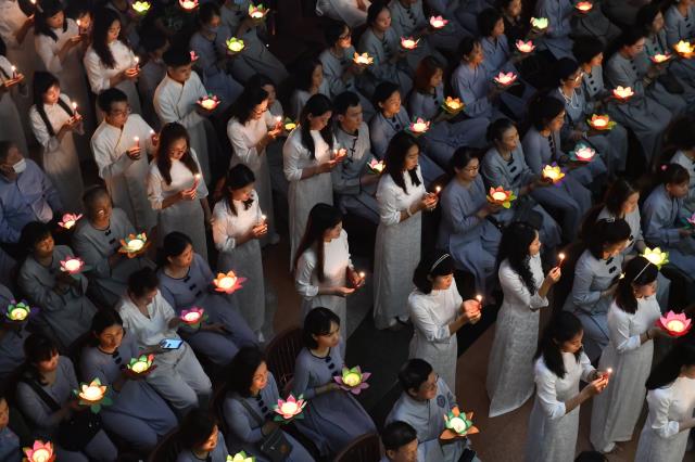 Thiêng liêng &amp; ấm áp, Lễ tưởng niệm Đức Phật nhập Niết-bàn và mừng Ngày Tiếp nối lần thứ 53 của TT. Nhật Từ