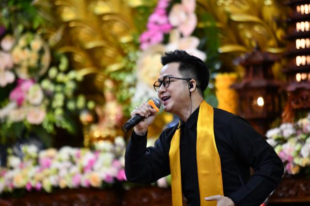 Thiêng liêng &amp; ấm áp, Lễ tưởng niệm Đức Phật nhập Niết-bàn và mừng Ngày Tiếp nối lần thứ 53 của TT. Nhật Từ