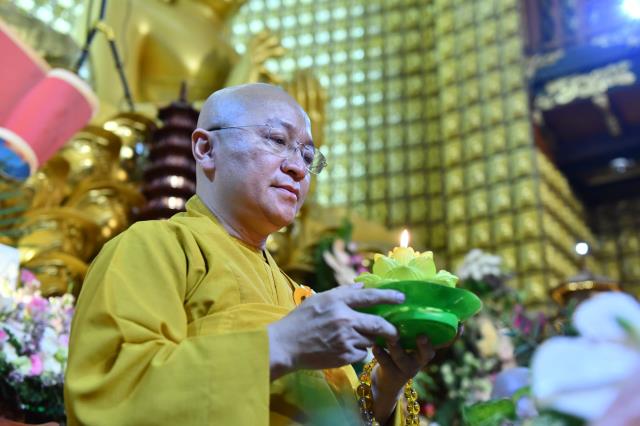 Thiêng liêng &amp; ấm áp, Lễ tưởng niệm Đức Phật nhập Niết-bàn và mừng Ngày Tiếp nối lần thứ 53 của TT. Nhật Từ