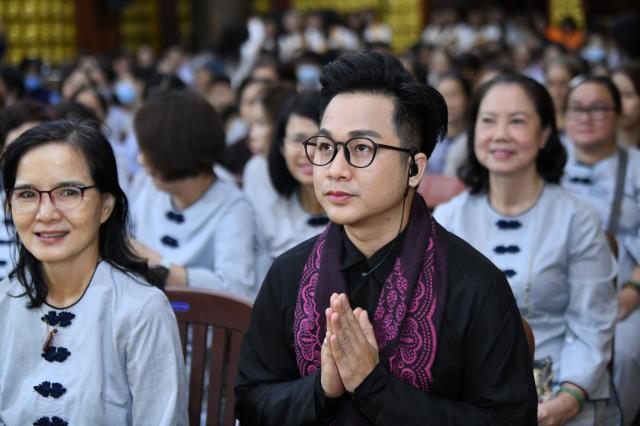 Thiêng liêng &amp; ấm áp, Lễ tưởng niệm Đức Phật nhập Niết-bàn và mừng Ngày Tiếp nối lần thứ 53 của TT. Nhật Từ