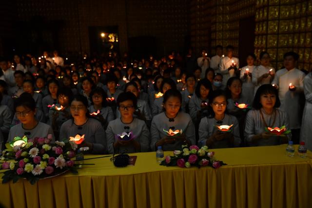 Thiêng liêng &amp; ấm áp, Lễ tưởng niệm Đức Phật nhập Niết-bàn và mừng Ngày Tiếp nối lần thứ 53 của TT. Nhật Từ