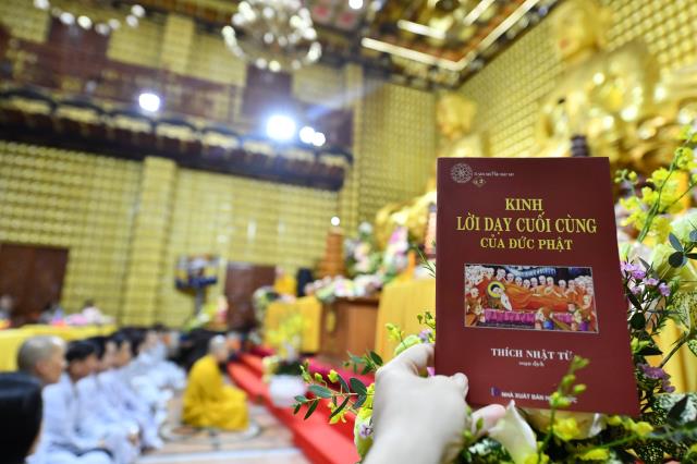 Thiêng liêng &amp; ấm áp, Lễ tưởng niệm Đức Phật nhập Niết-bàn và mừng Ngày Tiếp nối lần thứ 53 của TT. Nhật Từ