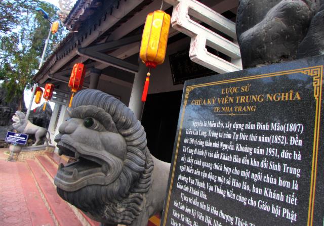 Chiều về trên chùa núi cao