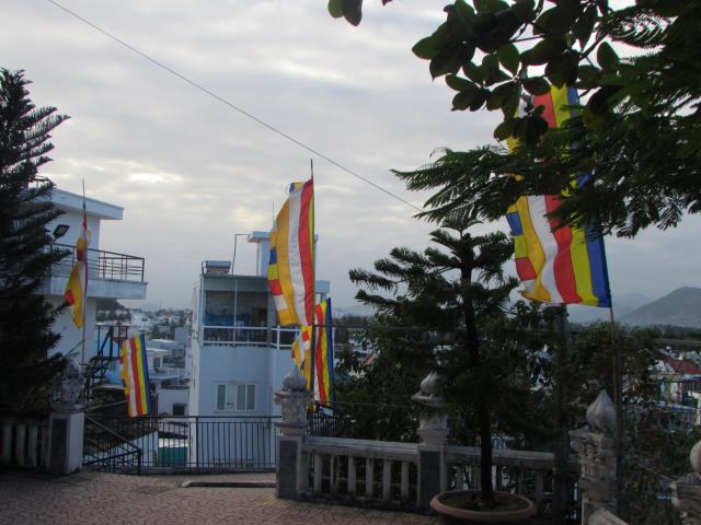 Chiều về trên chùa núi cao