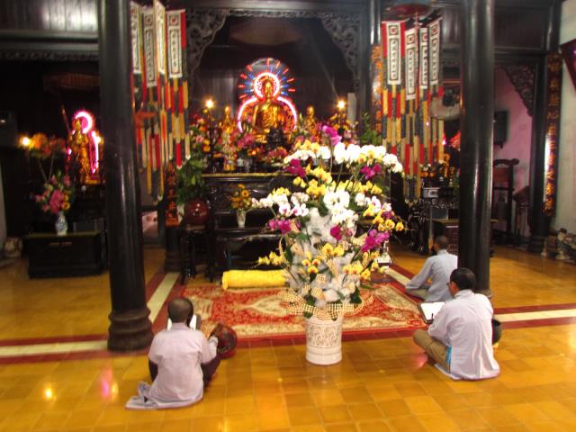 Chiều về trên chùa núi cao
