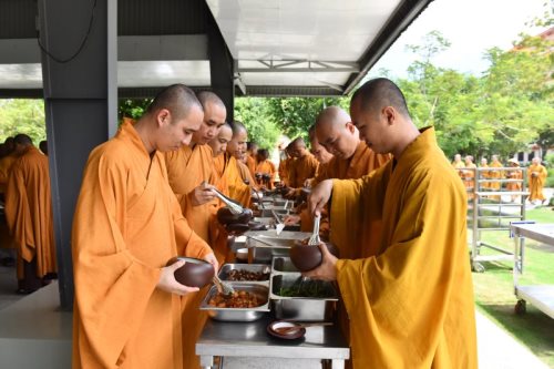 Chương Trình Cúng Dường “Quỹ Đời Sống Tăng Ni” Kỳ 10 (C106-10)