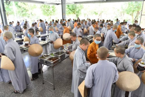 Chương Trình Cúng Dường “Quỹ Đời Sống Tăng Ni” Kỳ 10 (C106-10)