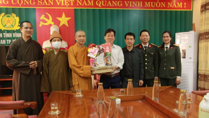Vĩnh Phúc : Thường trực Ban Trị sự Phật giáo tỉnh chúc Tết lãnh đạo các đơn vị cơ quan ban ngành