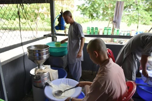 Chương Trình Cúng Dường “Quỹ Đời Sống Tăng Ni” Kỳ 10 (C106-10)