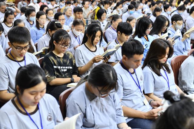 Khóa tu Tuổi Trẻ Hướng Phật: Vì sao không được hạnh phúc?