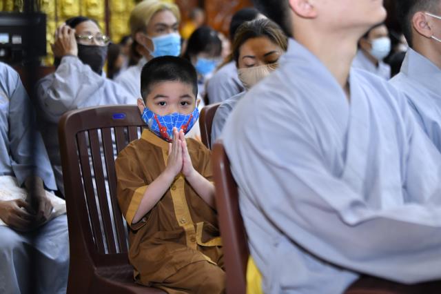 TP.HCM: Hơn 700 thiện nam, tín nữ quy y nhân kỷ niệm Phật thành đạo (08-12 AL)
