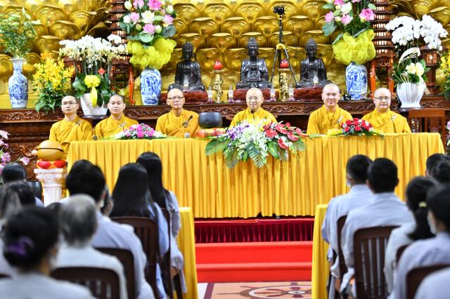 TP.HCM: Hơn 700 thiện nam, tín nữ quy y nhân kỷ niệm Phật thành đạo (08-12 AL)