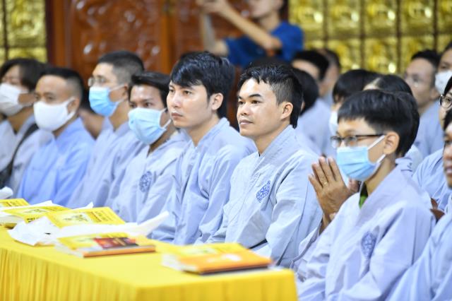 TP.HCM: Hơn 700 thiện nam, tín nữ quy y nhân kỷ niệm Phật thành đạo (08-12 AL)