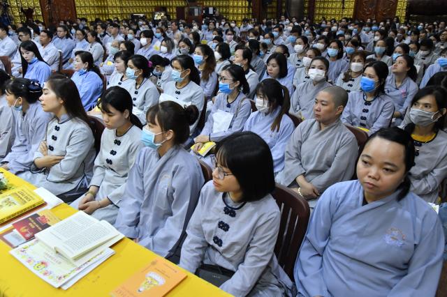 TP.HCM: Hơn 700 thiện nam, tín nữ quy y nhân kỷ niệm Phật thành đạo (08-12 AL)