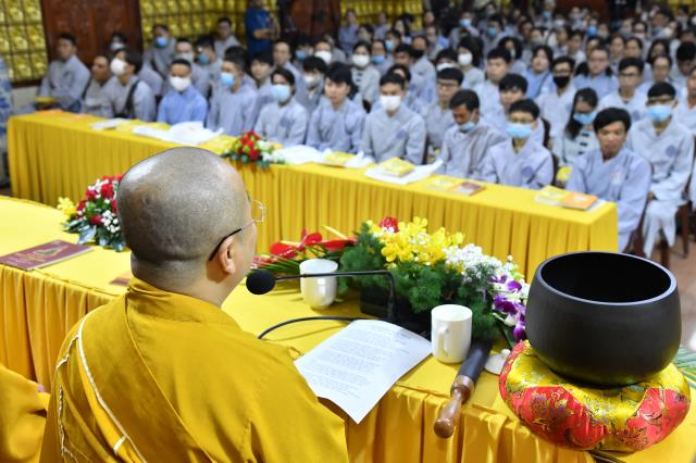 TP.HCM: Hơn 700 thiện nam, tín nữ quy y nhân kỷ niệm Phật thành đạo (08-12 AL)