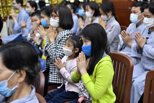 TP.HCM: Hơn 700 thiện nam, tín nữ quy y nhân kỷ niệm Phật thành đạo (08-12 AL)